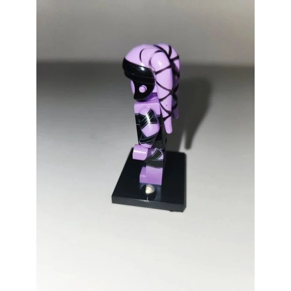 Star Wars Custom Twi’lek Dancer Minifigure - Purple Skin Variant